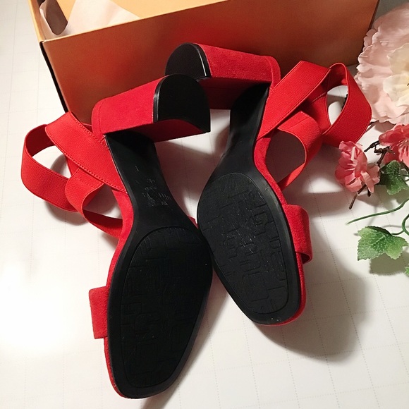 Delia Sandal from UNISA. Size 6 Red. Women’s. - Picture 3 of 7